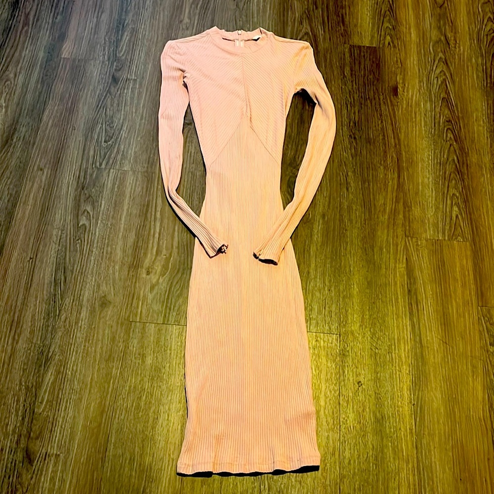 H&M Rose Bodycon Dress🌹